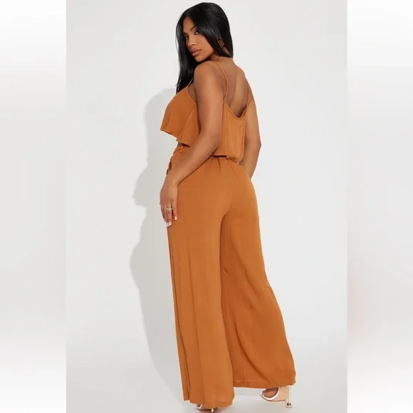 (NWT) Fashion Nova women’s Here Thriving Pant Set. Size Medium. - Picture 2 of 12